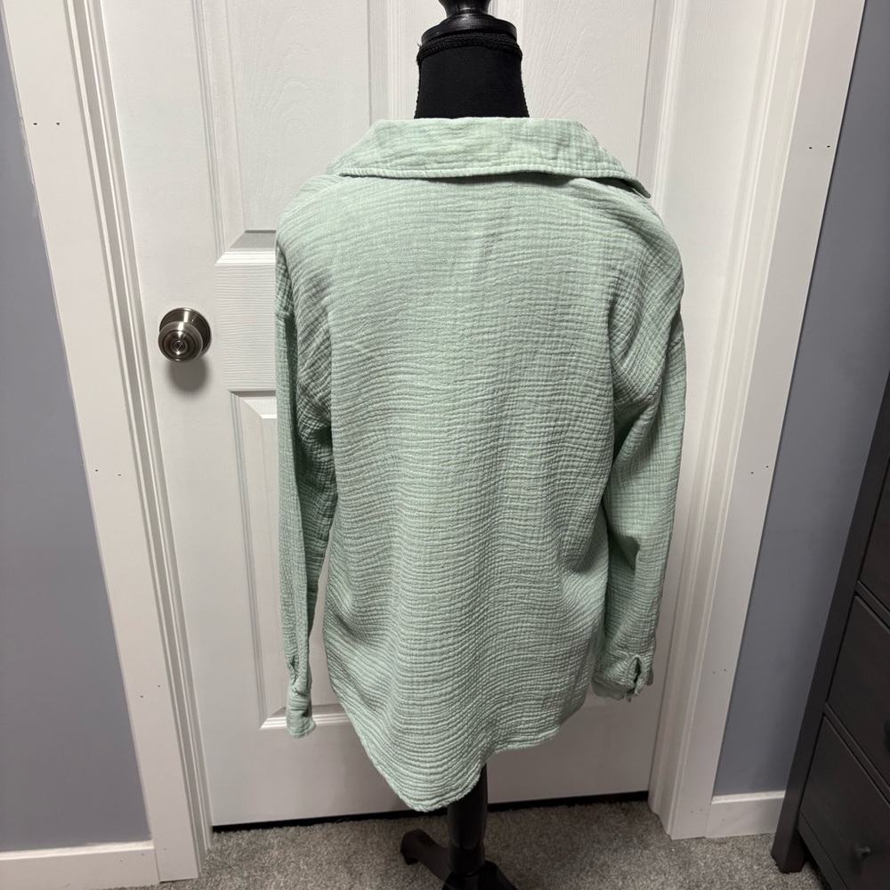 Priv Button Down Top - Picture 3 of 6